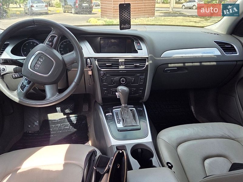 Седан Audi A4 2011 в Харкові