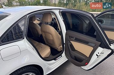Седан Audi A4 2014 в Києві