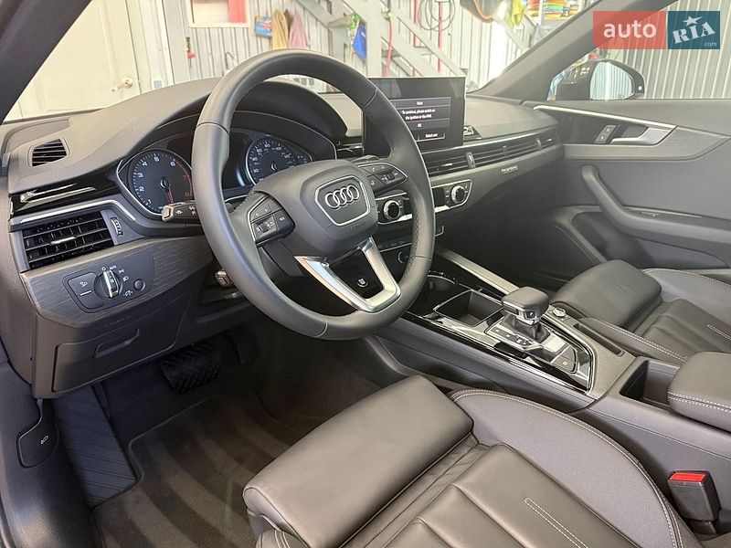 Седан Audi A4 2024 в Киеве