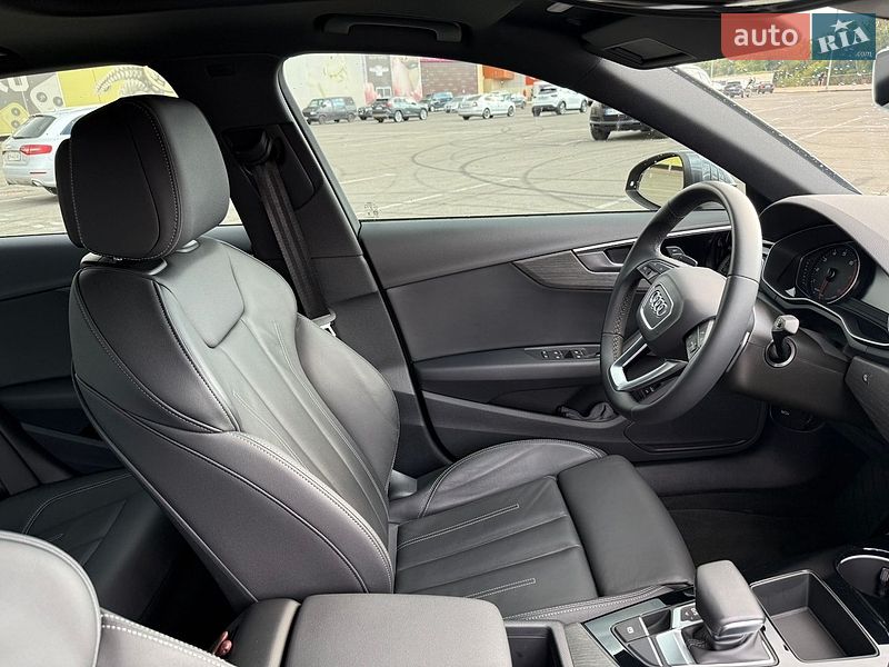 Седан Audi A4 2024 в Киеве