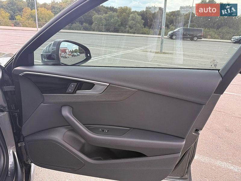 Седан Audi A4 2024 в Киеве