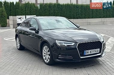 Седан Audi A4 2016 в Ровно