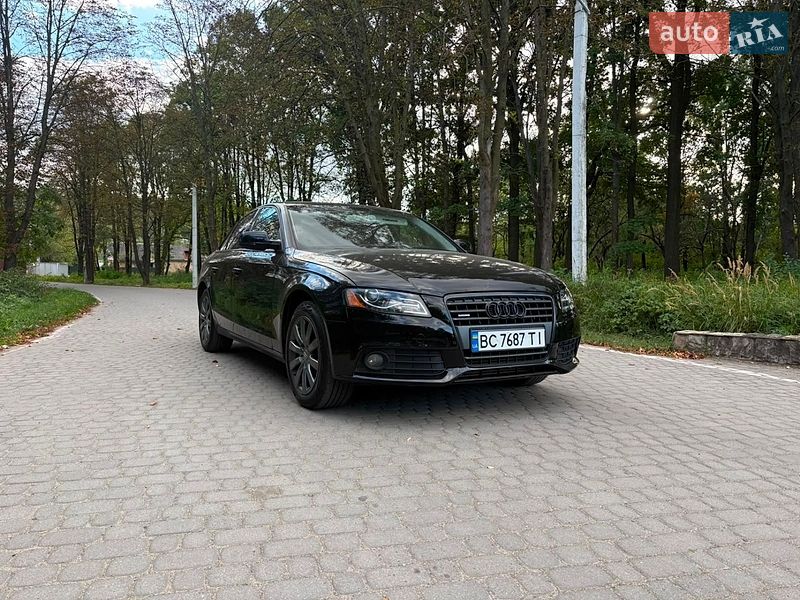 Седан Audi A4 2010 в Жовкві