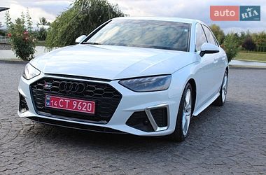 Седан Audi A4 2021 в Жовкві