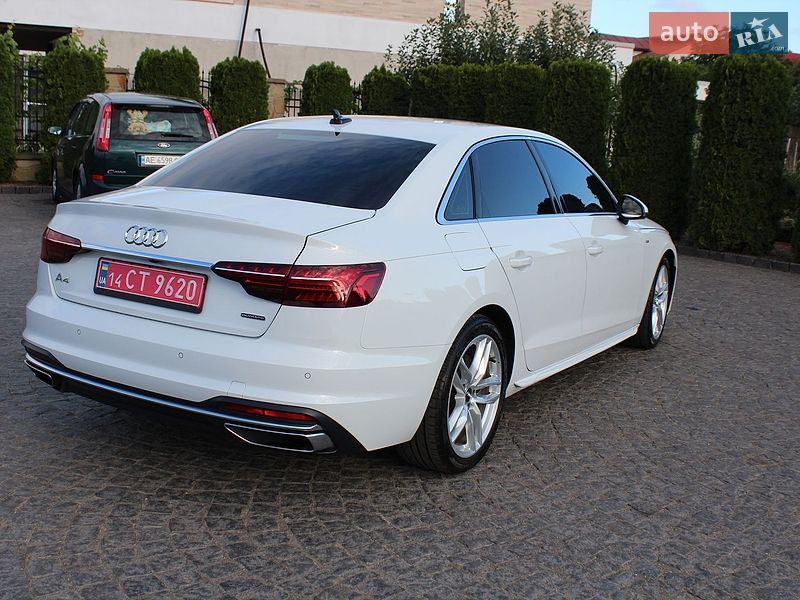 Седан Audi A4 2021 в Жовкве