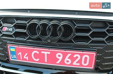 Седан Audi A4 2021 в Жовкве