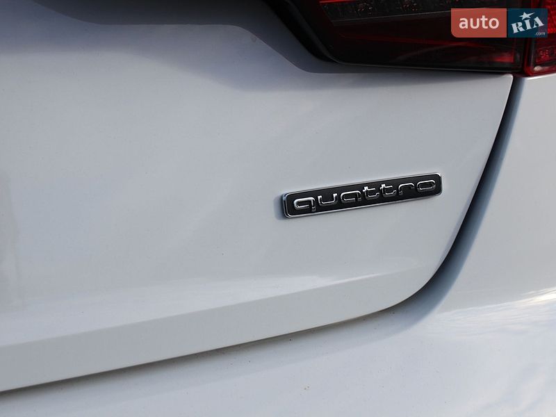 Седан Audi A4 2021 в Жовкве