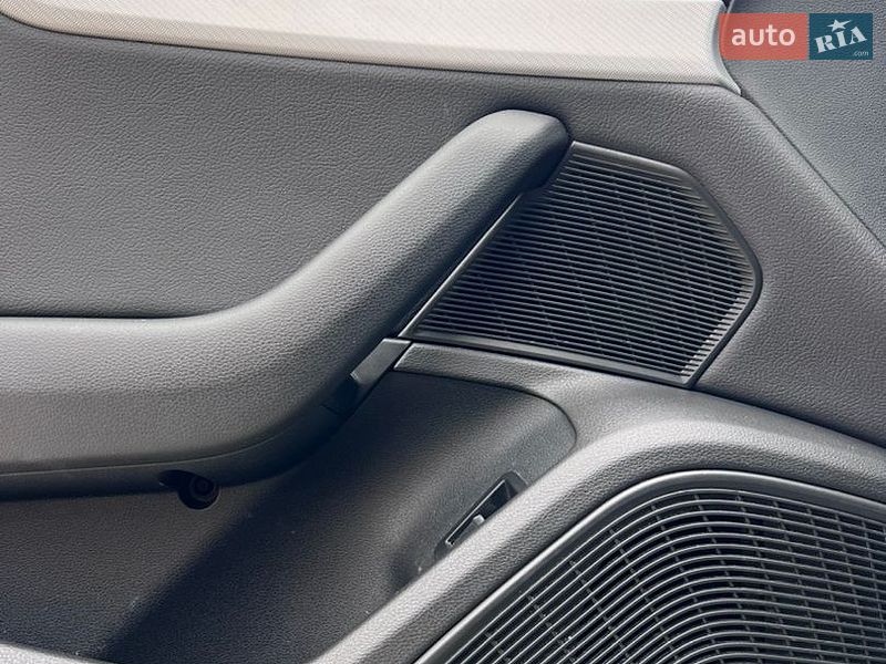 Седан Audi A4 2018 в Шептицькому