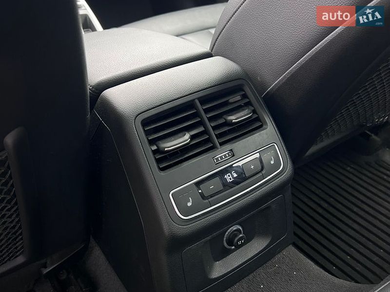 Седан Audi A4 2018 в Шептицькому