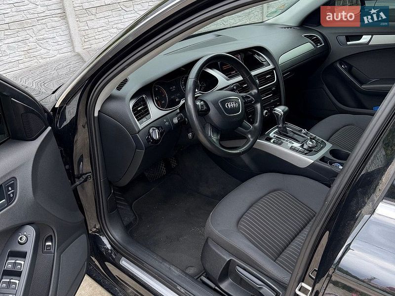 Седан Audi A4 2013 в Днепре