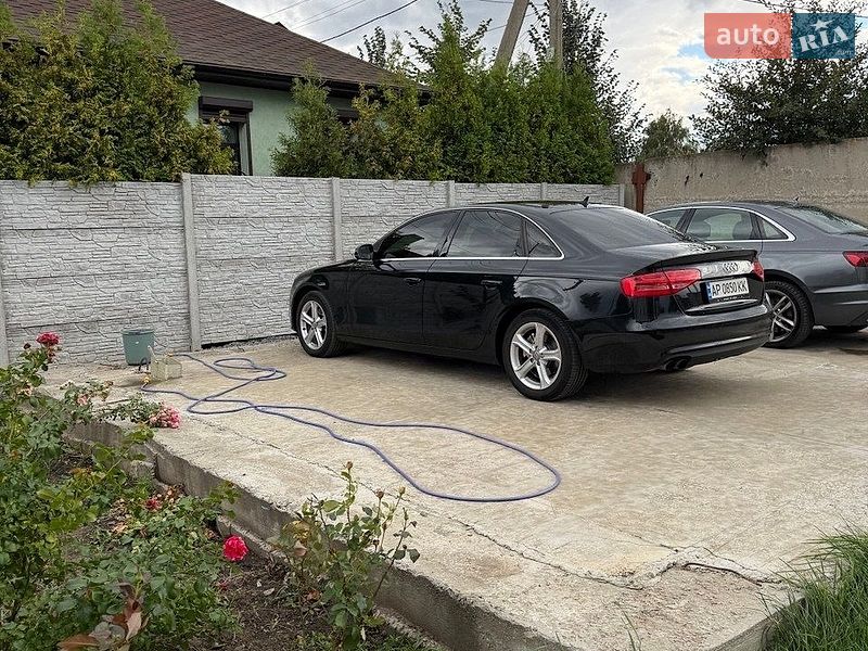 Седан Audi A4 2013 в Днепре