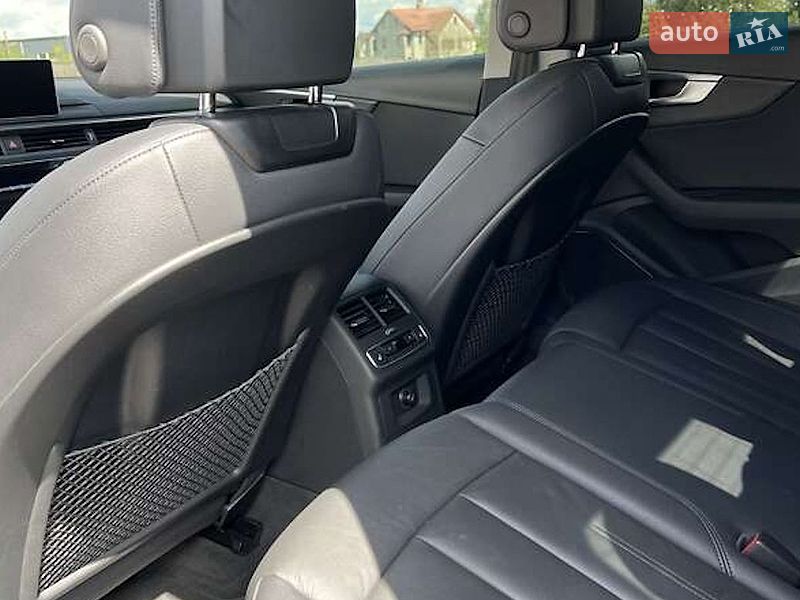 Седан Audi A4 2018 в Киеве