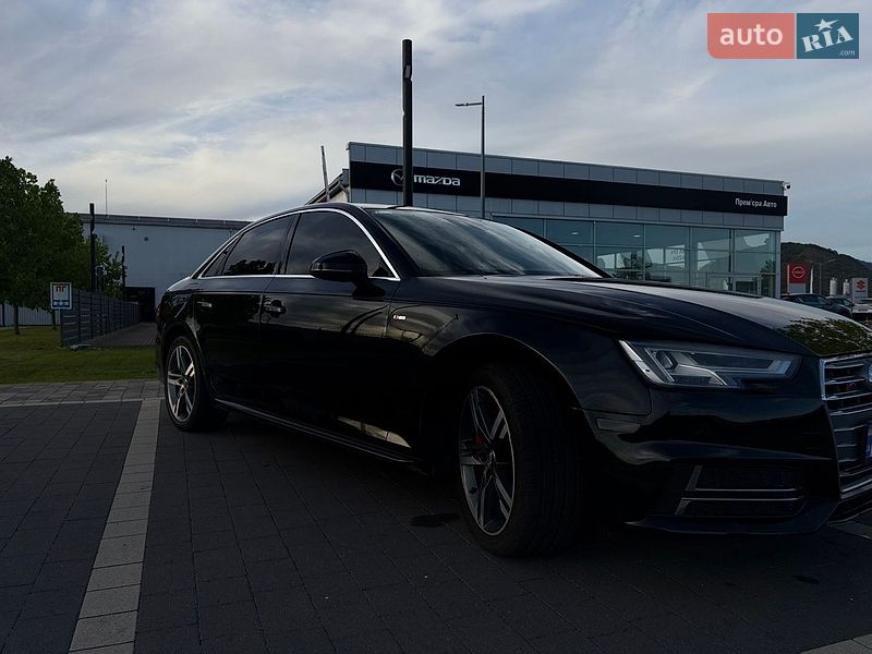 Седан Audi A4 2016 в Мукачевому