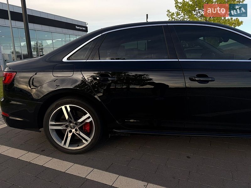 Седан Audi A4 2016 в Мукачевому
