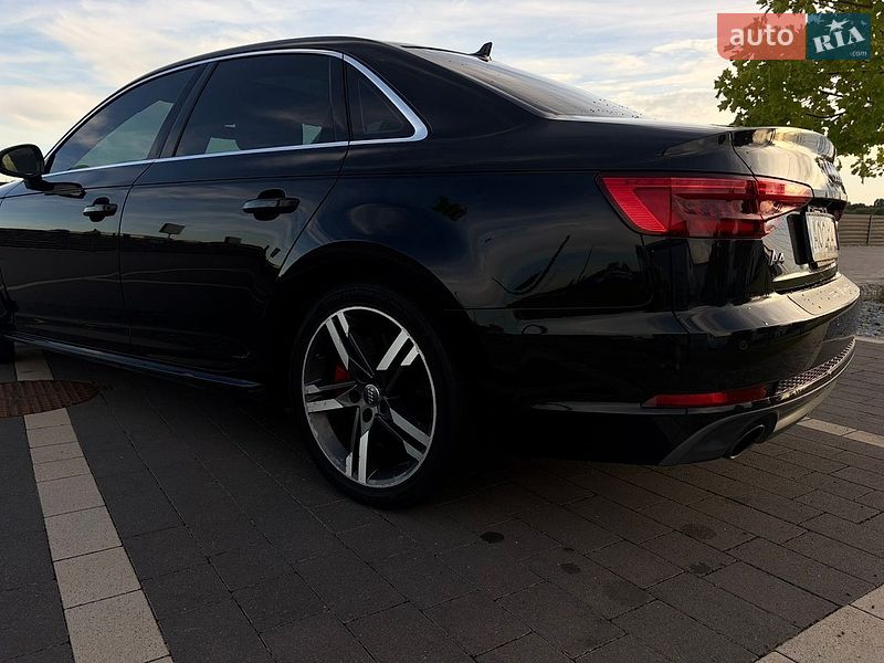 Седан Audi A4 2016 в Мукачевому