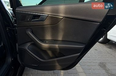 Седан Audi A4 2016 в Мукачевому