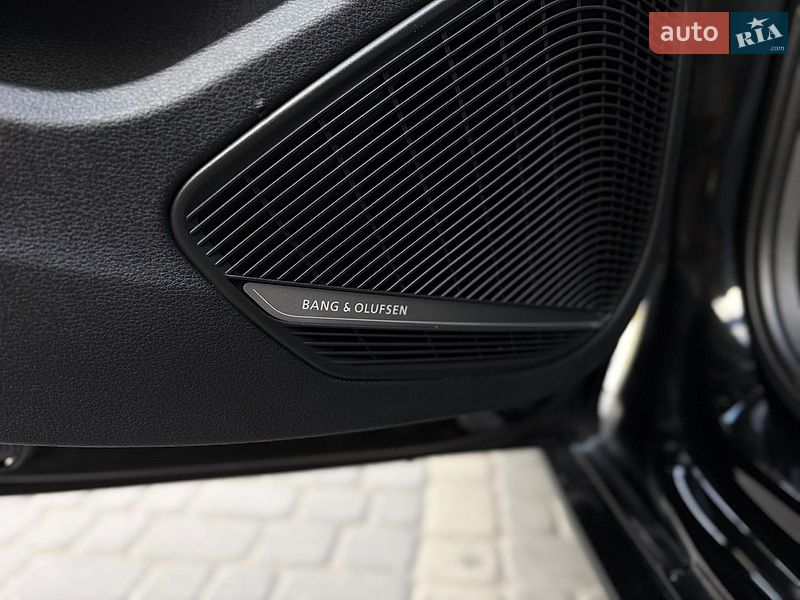 Седан Audi A4 2016 в Мукачевому