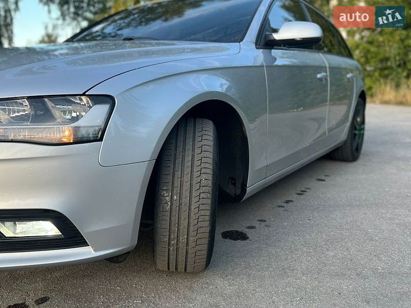 Універсал Audi A4 2012 в Звягелі