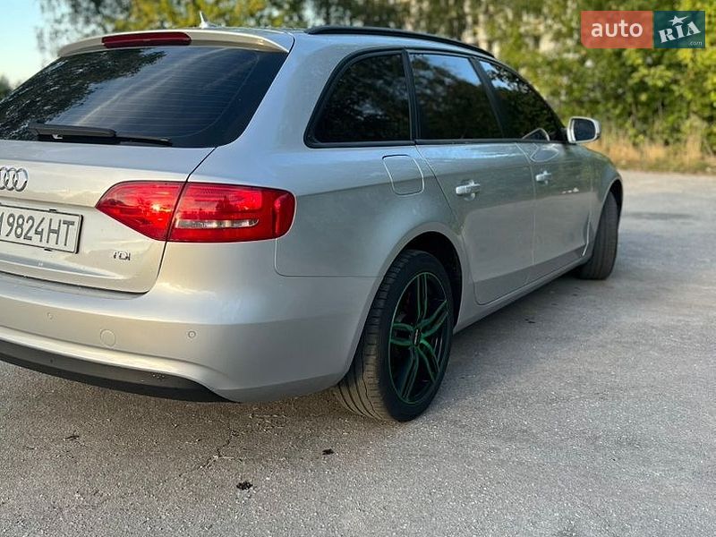 Універсал Audi A4 2012 в Звягелі