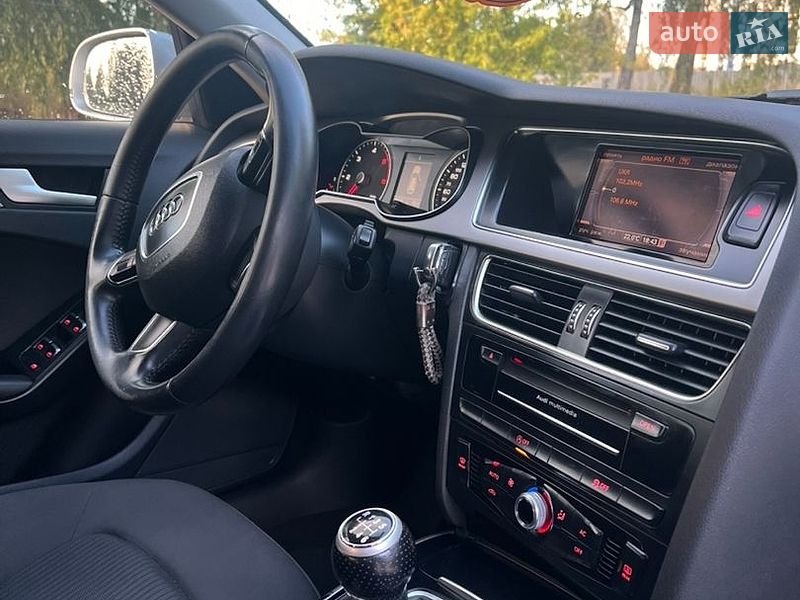 Універсал Audi A4 2012 в Звягелі