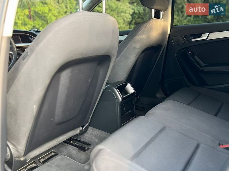 Універсал Audi A4 2012 в Звягелі