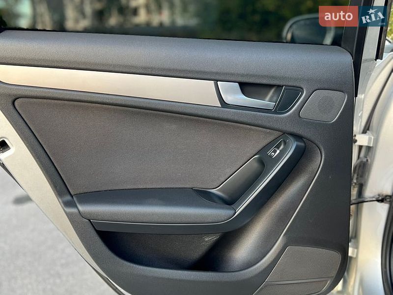 Універсал Audi A4 2012 в Звягелі