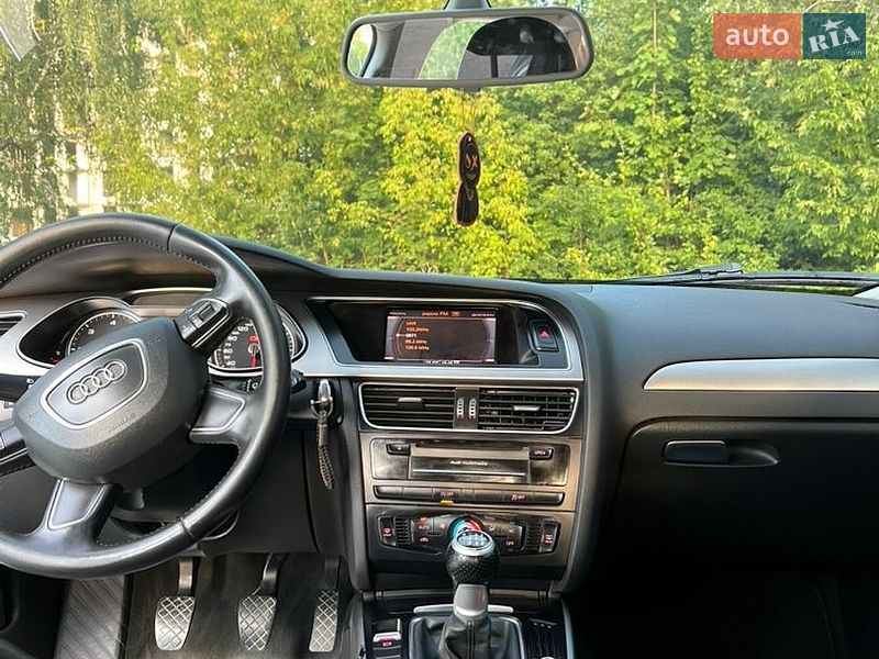 Універсал Audi A4 2012 в Звягелі