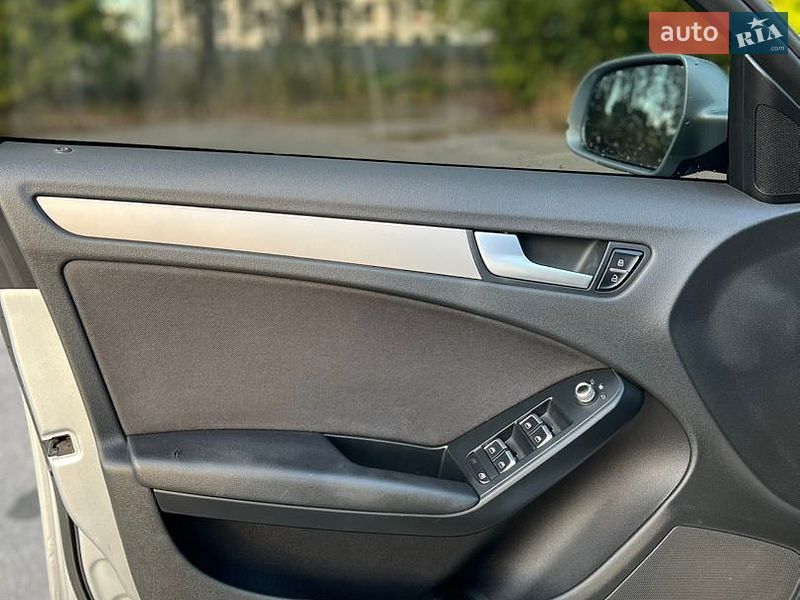 Універсал Audi A4 2012 в Звягелі