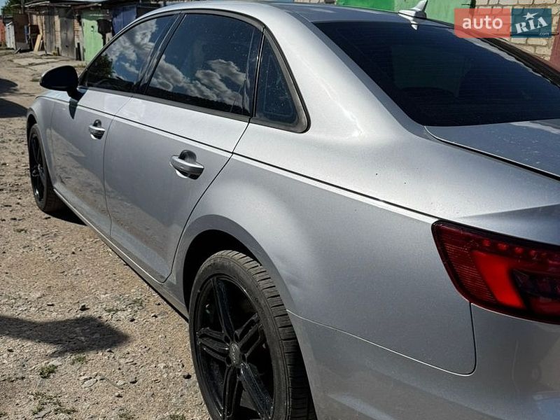 Седан Audi A4 2016 в Кропивницком