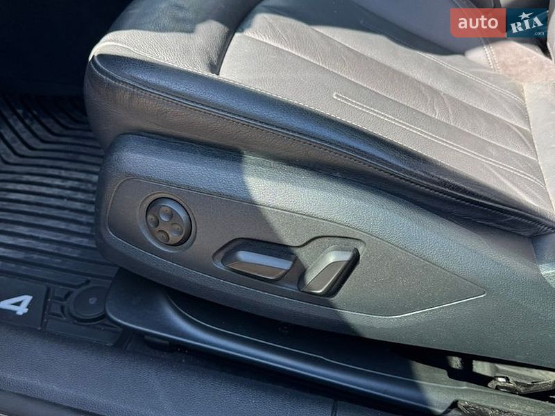 Седан Audi A4 2016 в Кропивницком