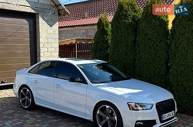 Седан Audi A4 2013 в Львове