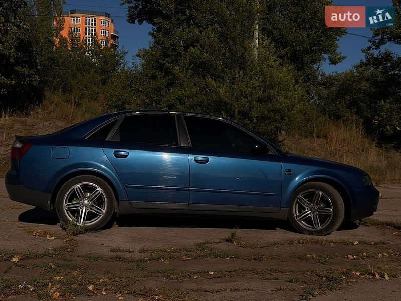 Седан Audi A4 2004 в Кременчуці