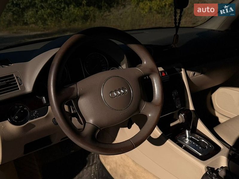 Седан Audi A4 2004 в Кременчуці