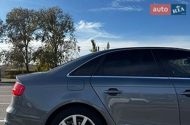 Седан Audi A4 2014 в Києві