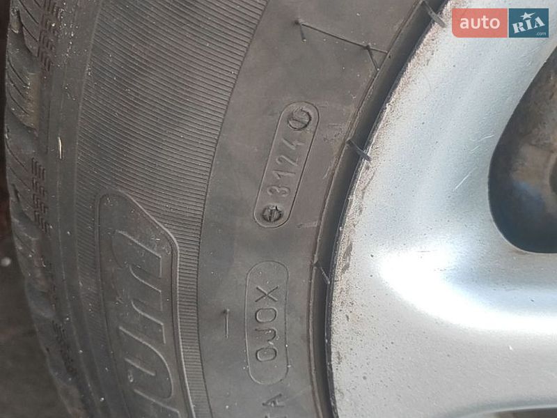 Седан Audi A4 1995 в Шептицькому