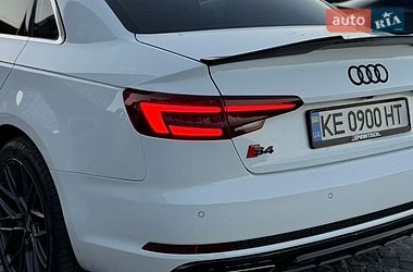 Седан Audi A4 2019 в Дніпрі