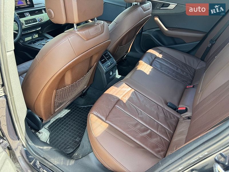Седан Audi A4 2017 в Львові
