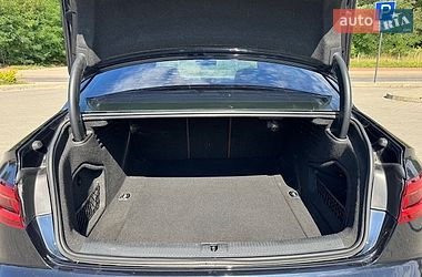 Седан Audi A4 2017 в Львові