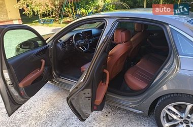 Седан Audi A4 2023 в Івано-Франківську