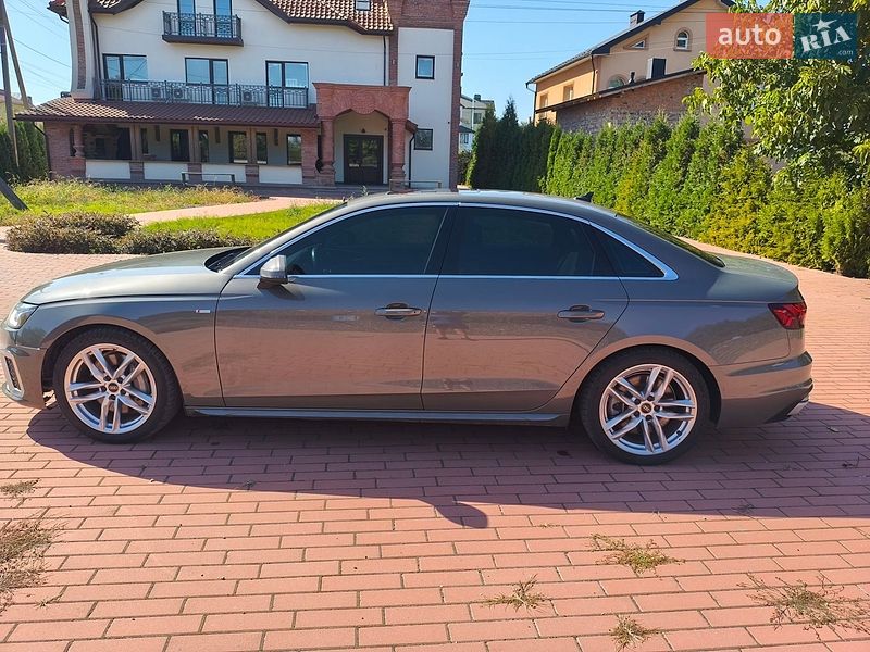 Седан Audi A4 2023 в Івано-Франківську