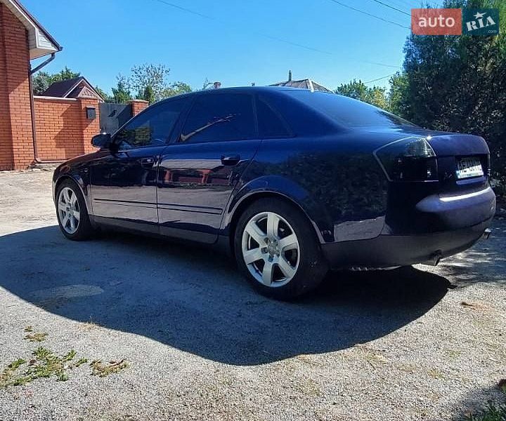 Седан Audi A4 2001 в Днепре