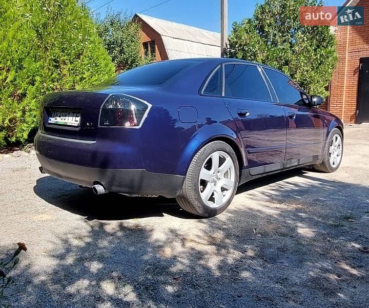 Седан Audi A4 2001 в Днепре