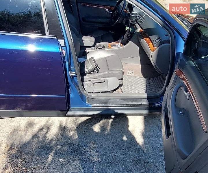 Седан Audi A4 2001 в Днепре
