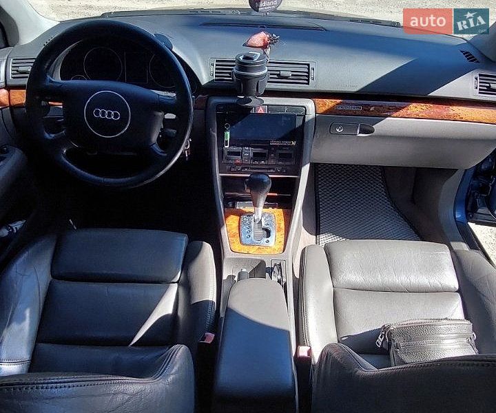 Седан Audi A4 2001 в Днепре