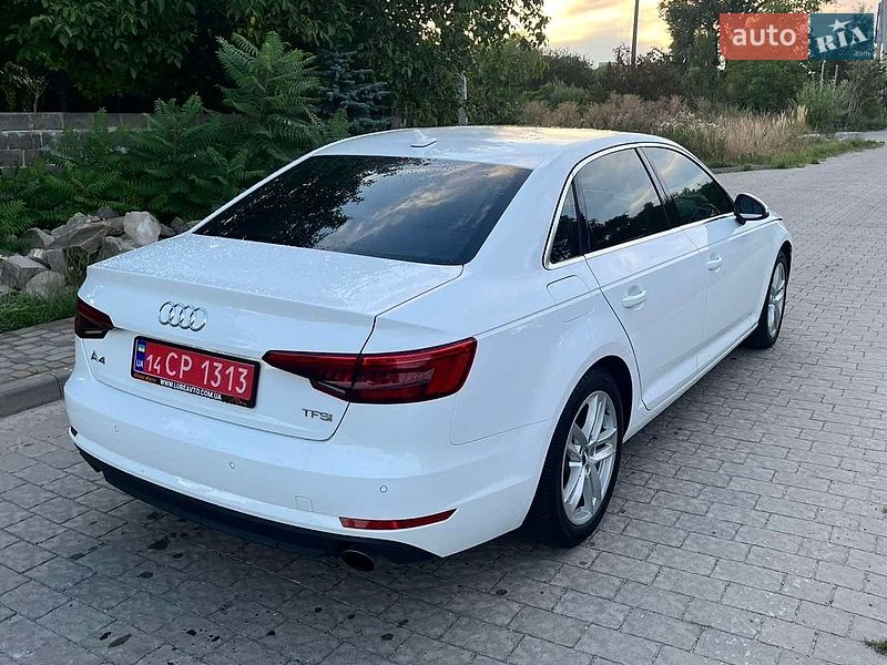 Седан Audi A4 2016 в Львове