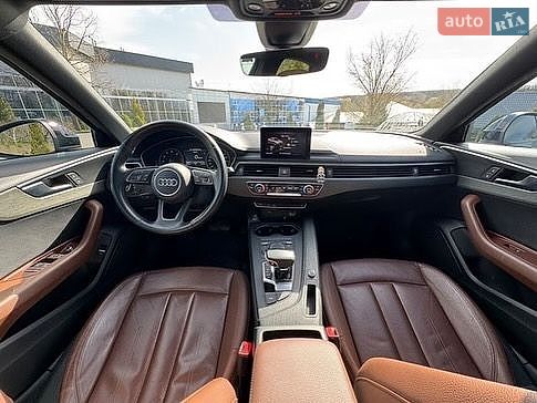 Седан Audi A4 2018 в Львове