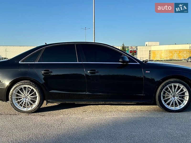 Седан Audi A4 2016 в Чернівцях
