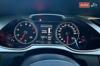 Седан Audi A4 2016 в Чернівцях