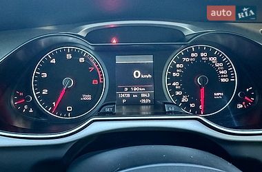 Седан Audi A4 2016 в Чернівцях