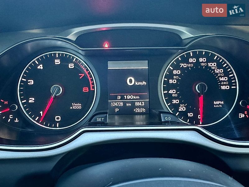 Седан Audi A4 2016 в Чернівцях